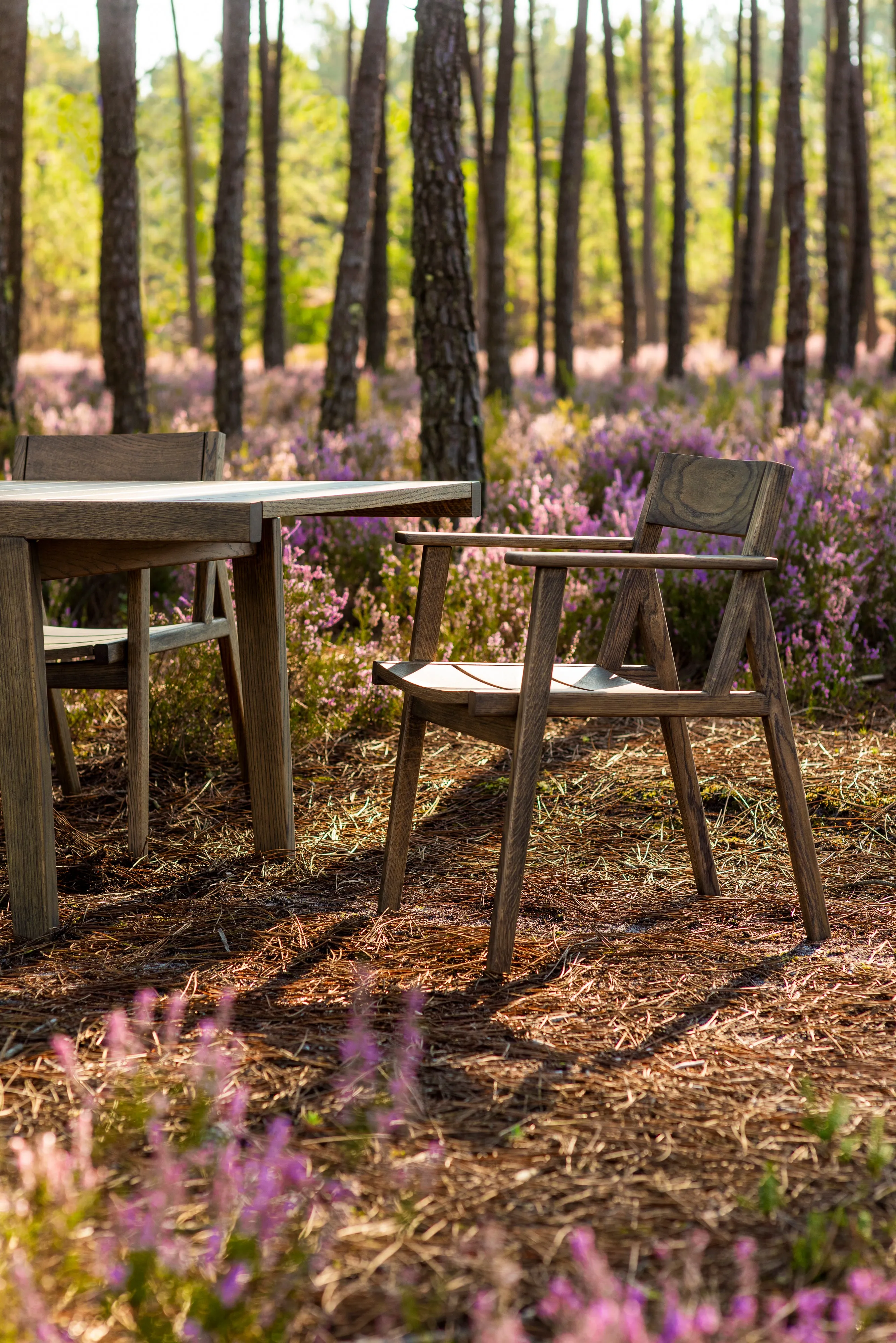 98.6°F OUTDOOR DINING ARMCHAIR