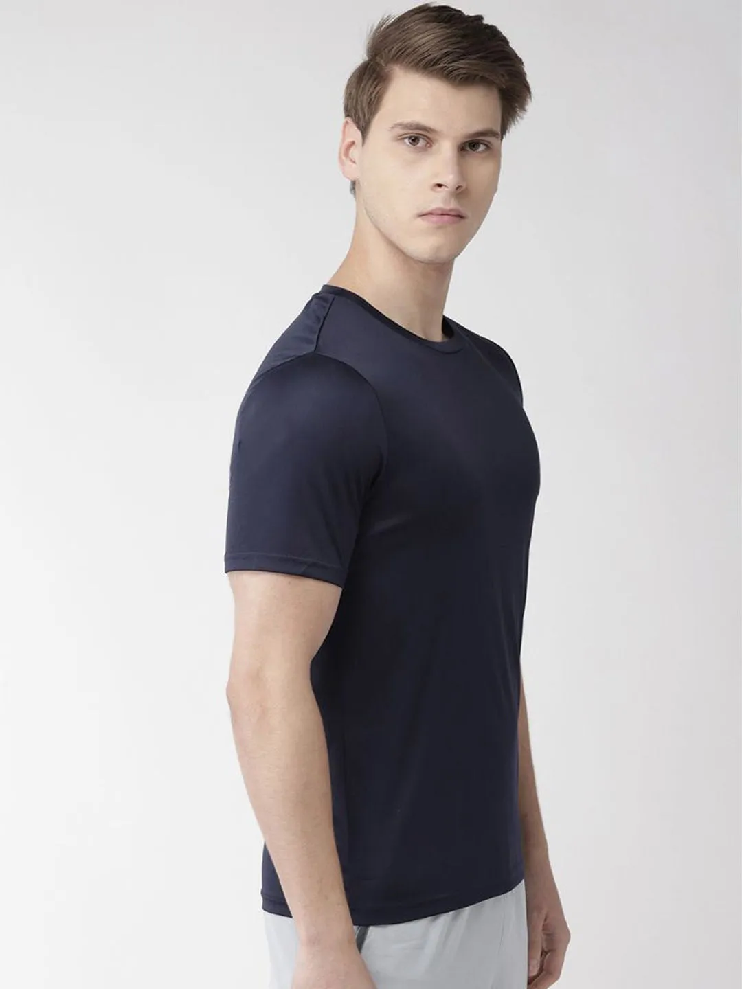 Alcis Men Navy Blue Solid Round Neck Sports T-shirt