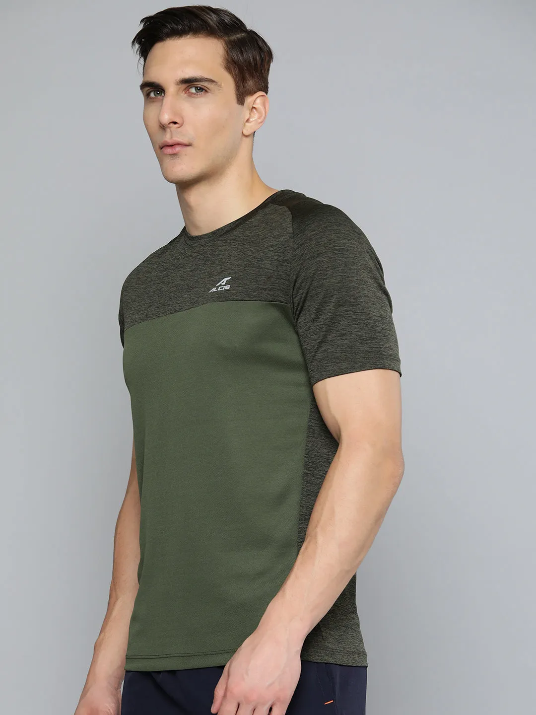 Alcis Men Olive Green Slim Fit Running T-shirt