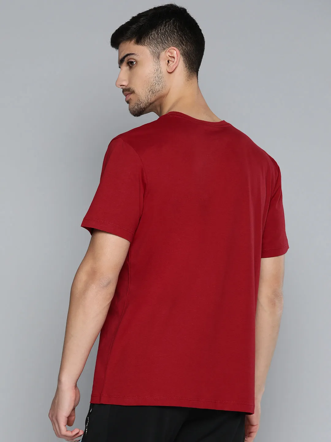 Alcis Men Typography Printed Slim Fit Sports T-shirt