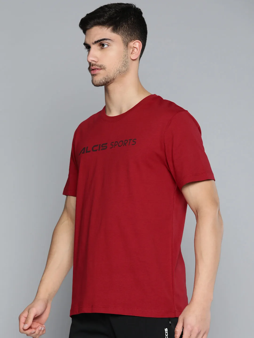 Alcis Men Typography Printed Slim Fit Sports T-shirt