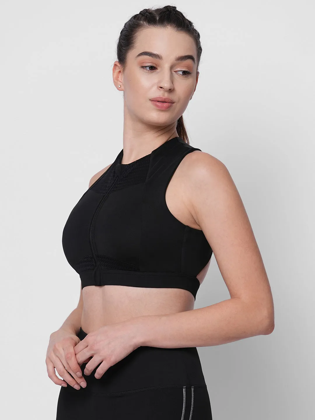 Black front zipper sports Bra for better posture