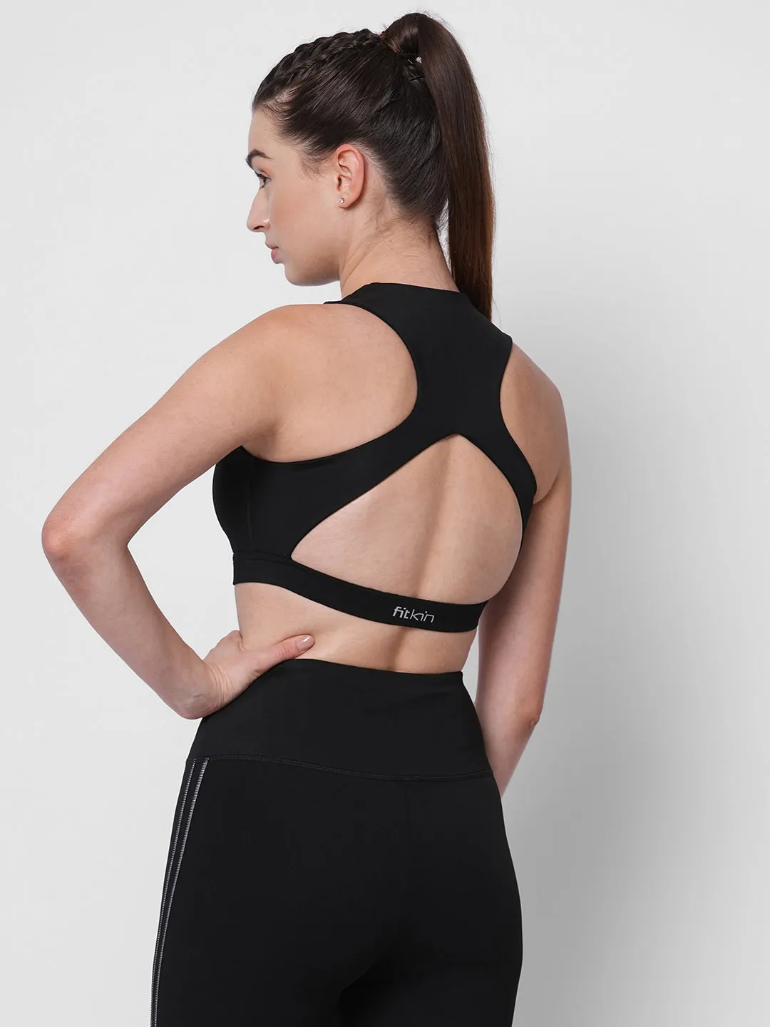 Black front zipper sports Bra for better posture