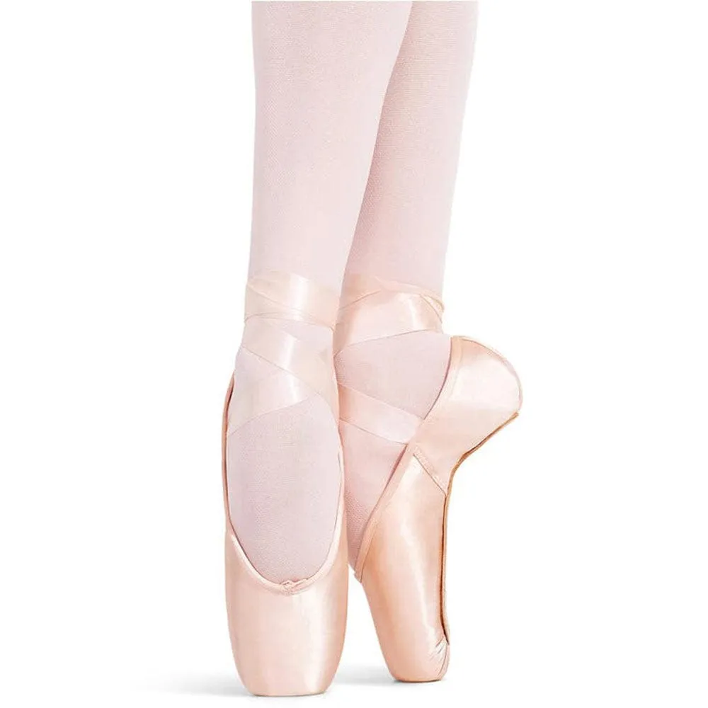 Capezio 121 Aria Pointe Dance Shoe (7 Medium)