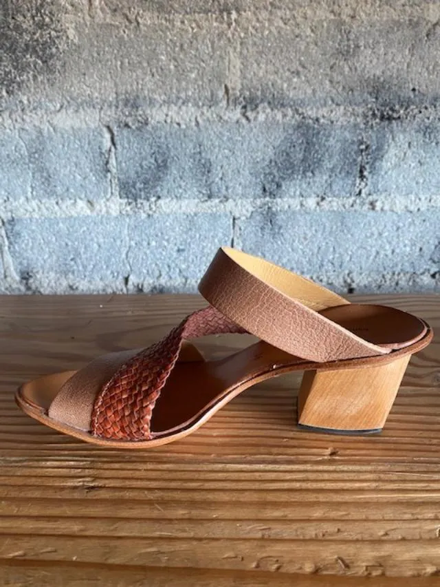 Cydwoq Bracket Heel Sandal