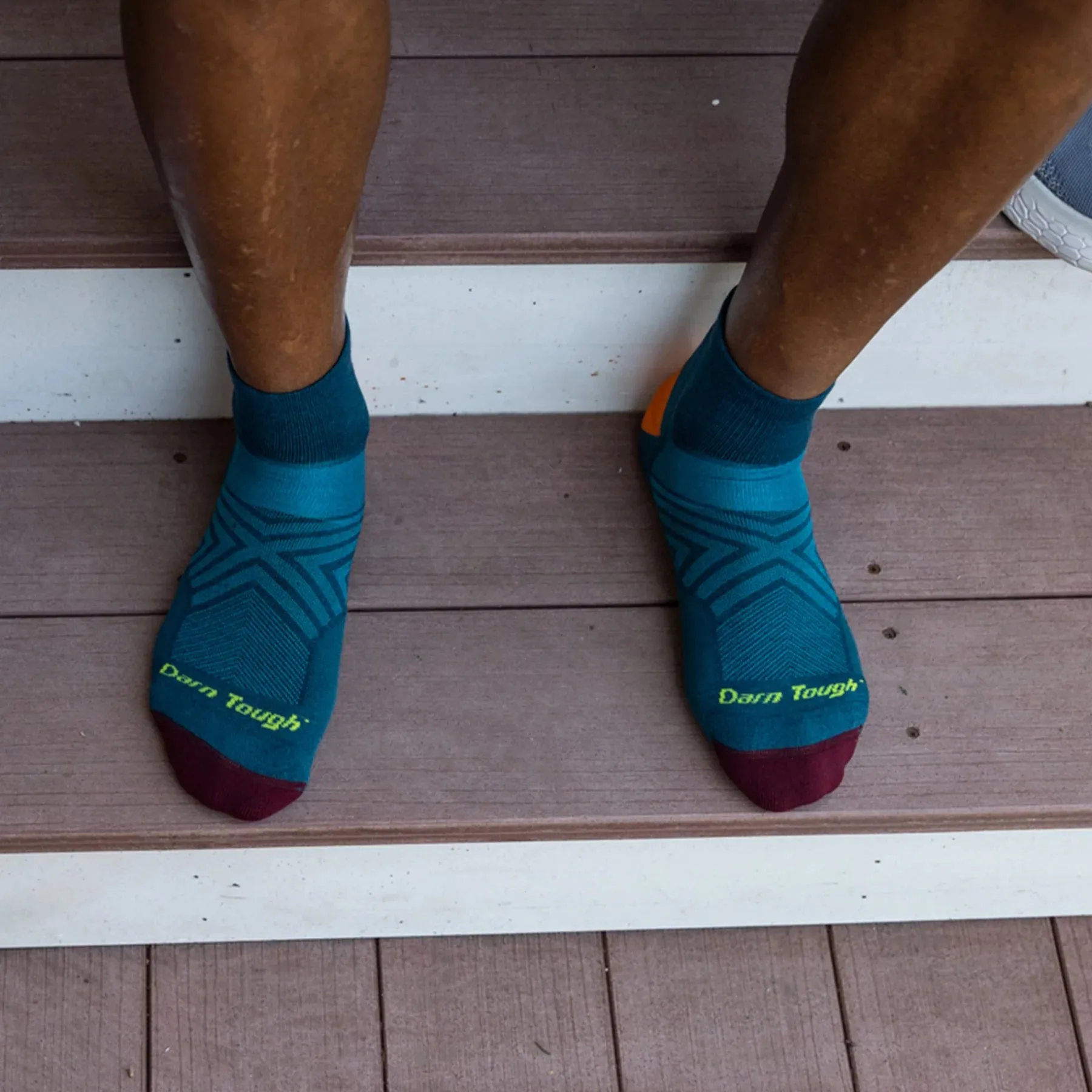 Darn Tough Men's Run Quarter Ultra-Lightweight Running Sock