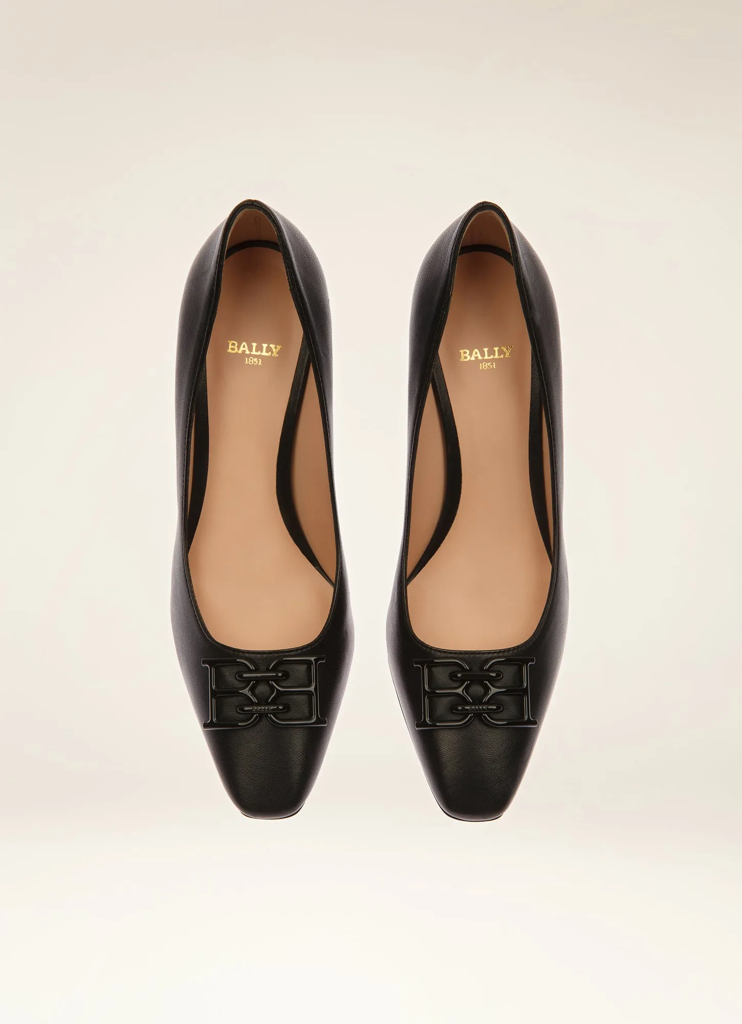 Evanca 85 in Black - Leather Pump Shoes
