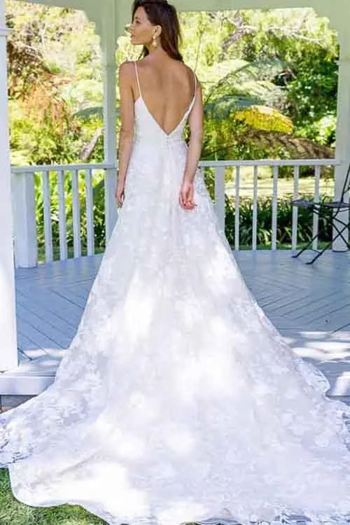 Fabulous White Spaghetti Straps A-Line Backless Lace Long Wedding Dresses, MW152