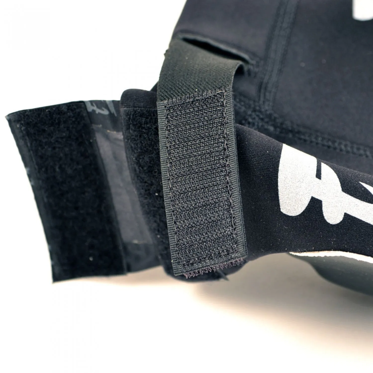 FAIRTEX MMA STYLE SHIN PADS-BLACK