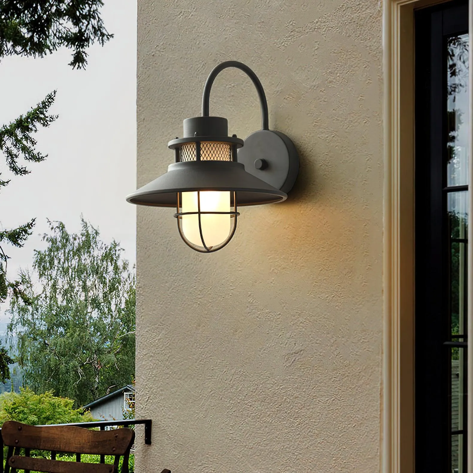 Felix Outdoor Wall Light – Industrial-Style Weatherproof LED Lantern (IP65)