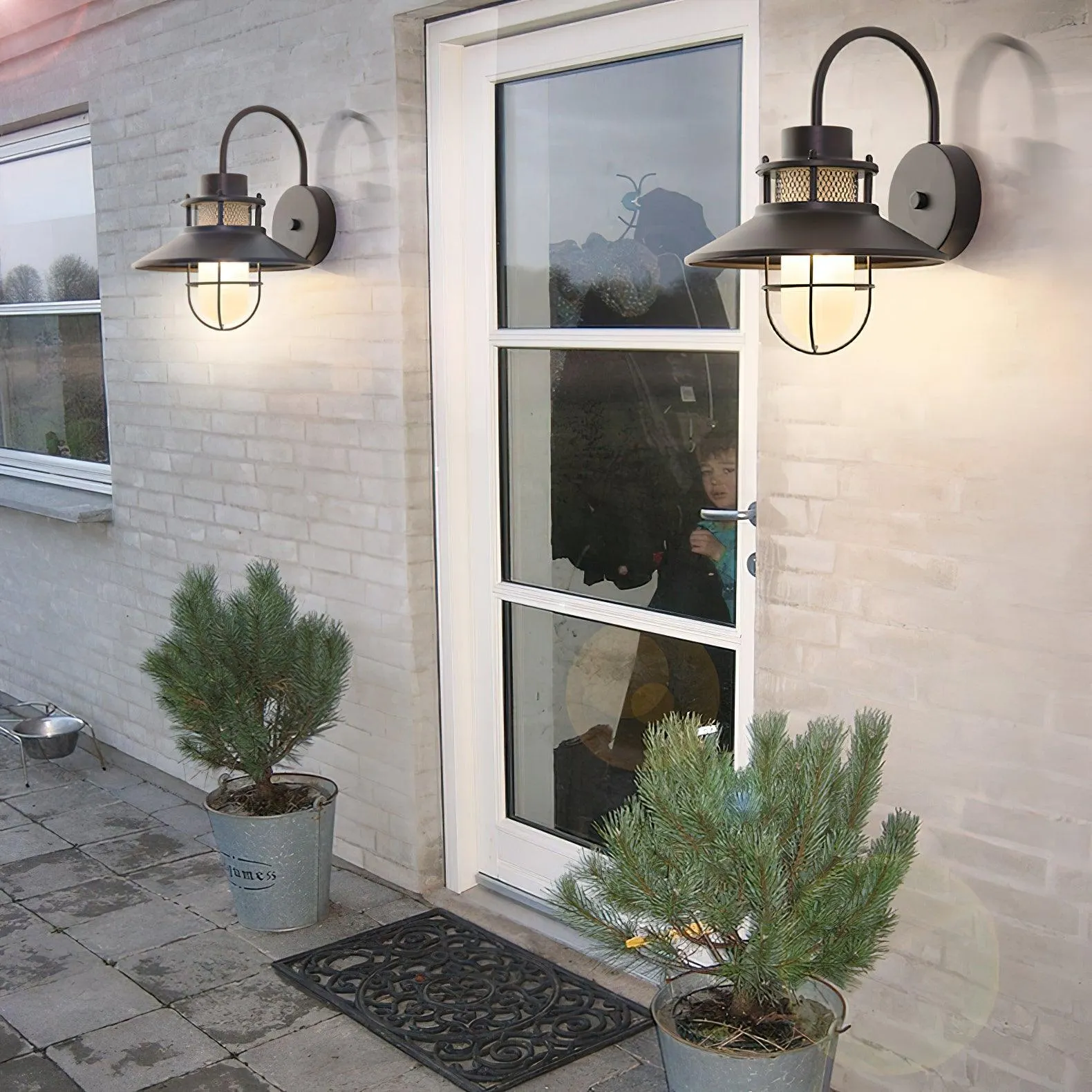 Felix Outdoor Wall Light – Industrial-Style Weatherproof LED Lantern (IP65)
