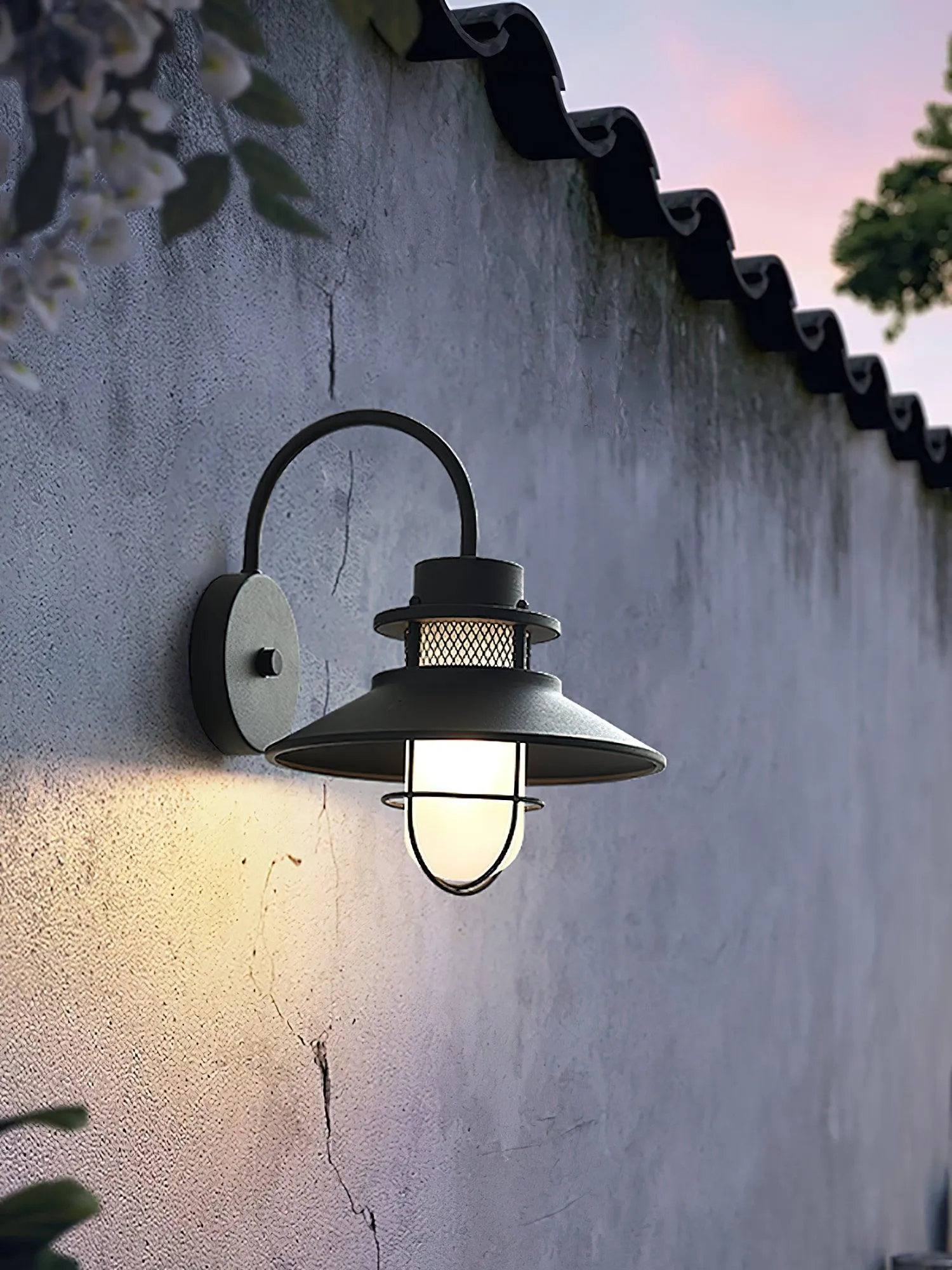 Felix Outdoor Wall Light – Industrial-Style Weatherproof LED Lantern (IP65)