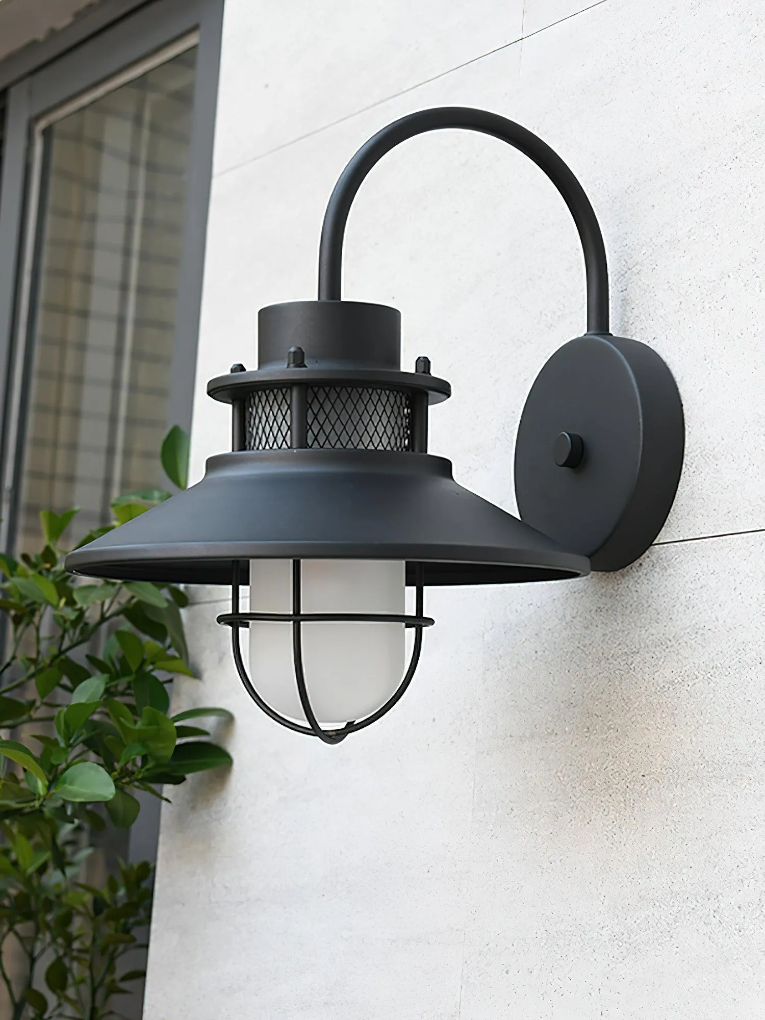 Felix Outdoor Wall Light – Industrial-Style Weatherproof LED Lantern (IP65)