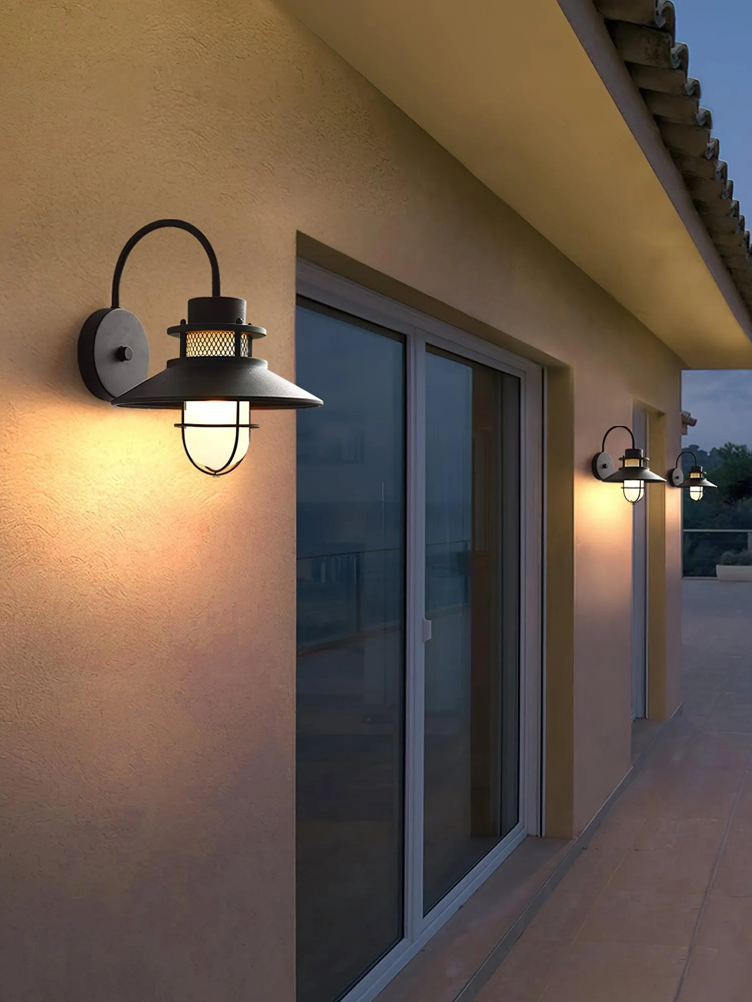Felix Outdoor Wall Light – Industrial-Style Weatherproof LED Lantern (IP65)