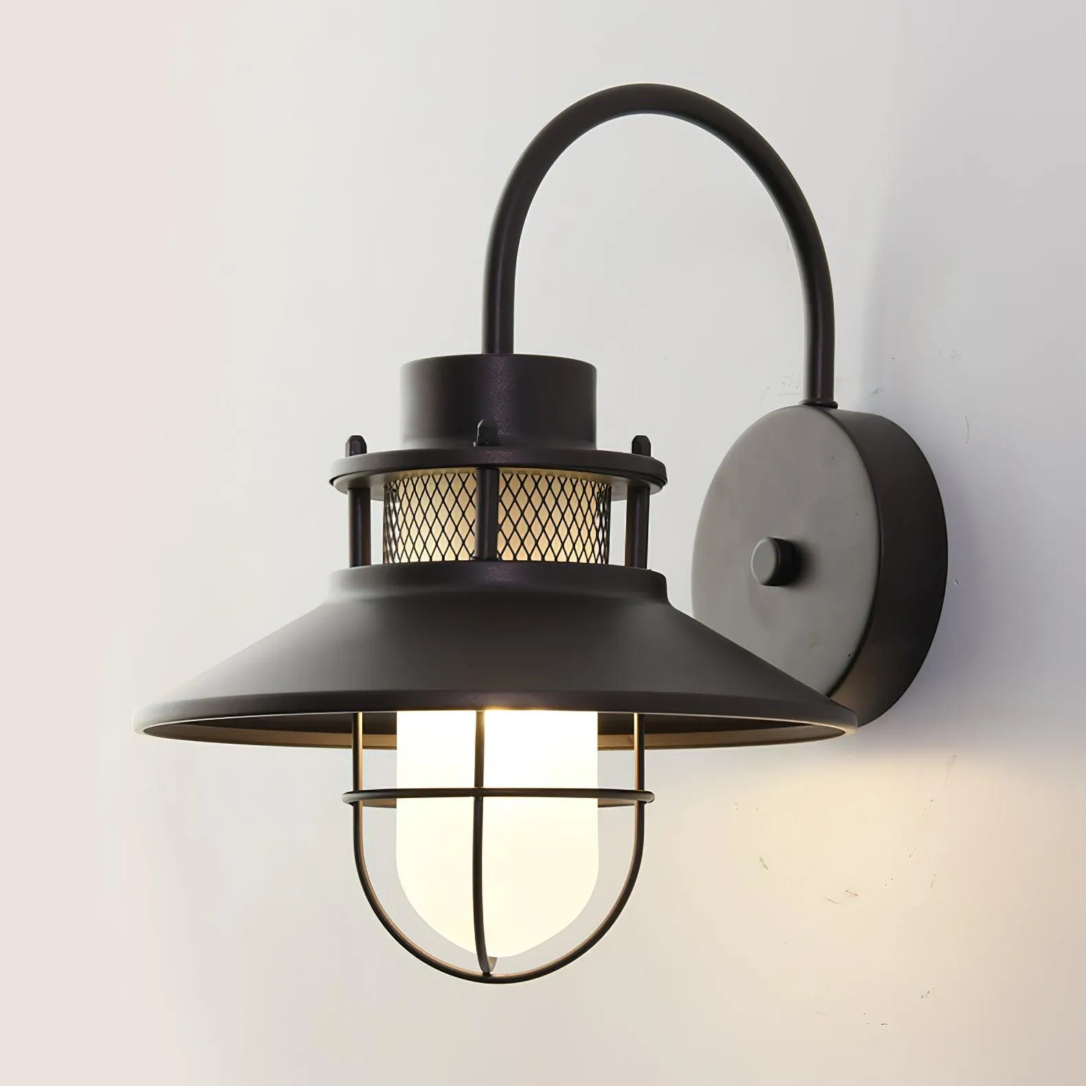 Felix Outdoor Wall Light – Industrial-Style Weatherproof LED Lantern (IP65)