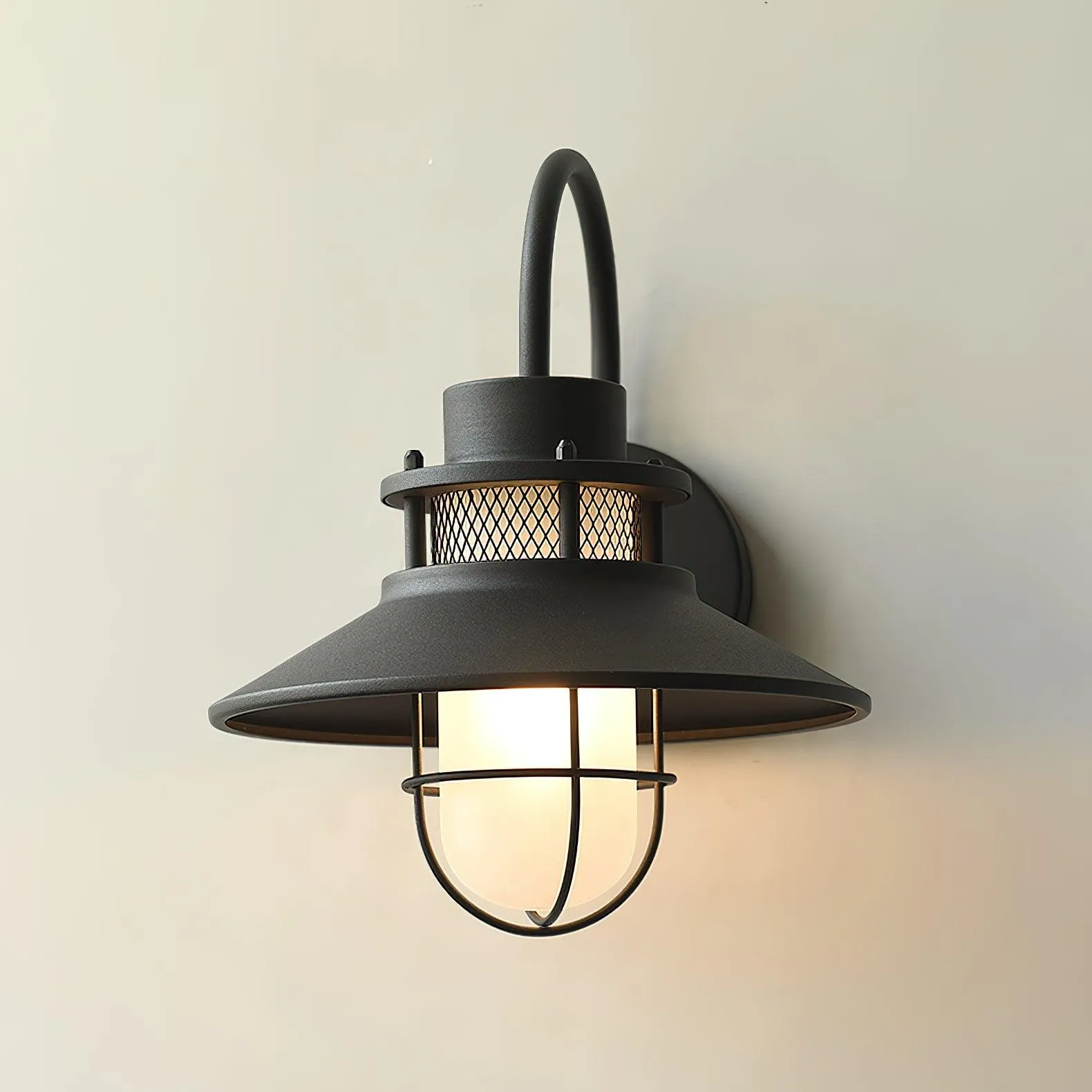 Felix Outdoor Wall Light – Industrial-Style Weatherproof LED Lantern (IP65)