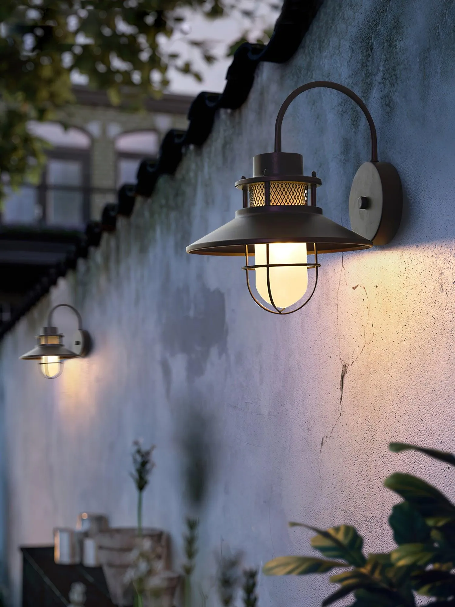 Felix Outdoor Wall Light – Industrial-Style Weatherproof LED Lantern (IP65)
