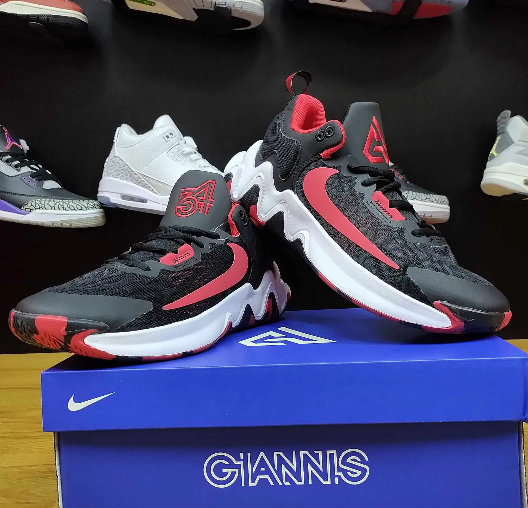 Giannis Immortality Version2 "Black Red"