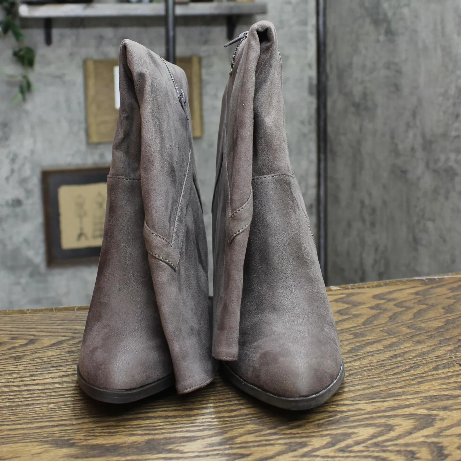 Journee Collection Women's Kyllie Boots Shoes KYLLIE-BOOT Gray 10M