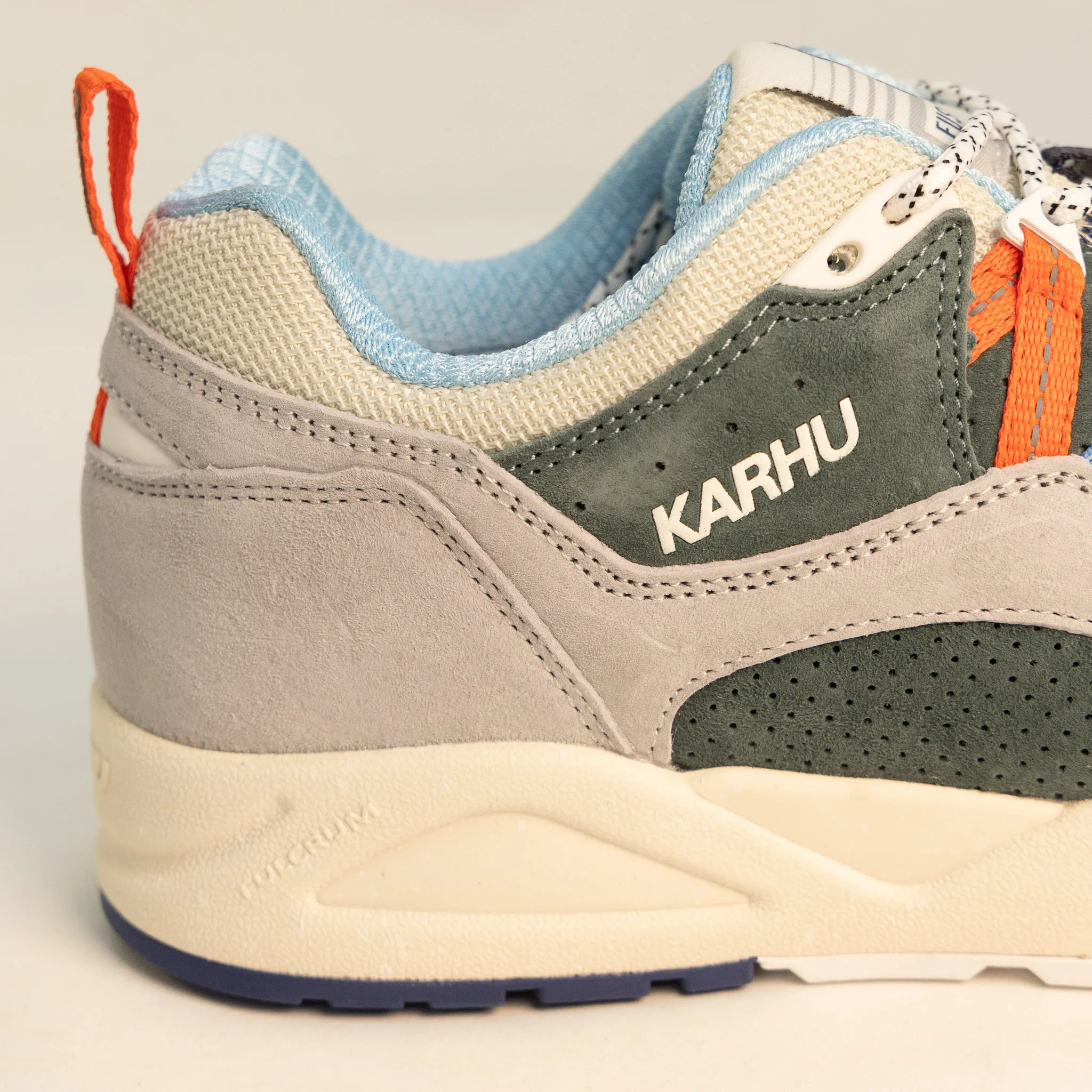 Karhu Fusion 2.0 Cityscape Tones - Dawn Blue/Scarlet Ibis