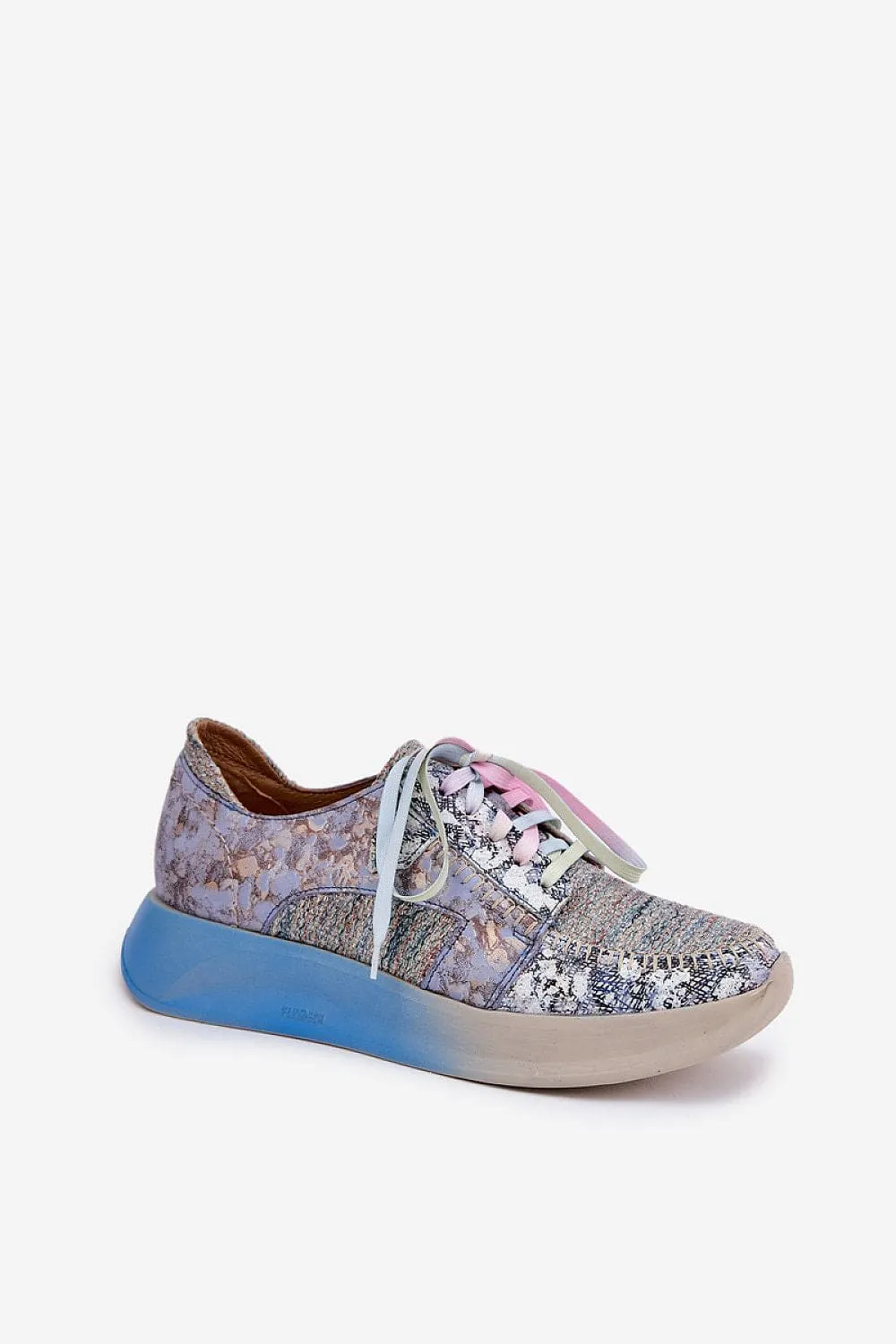 Low Shoes Step in style