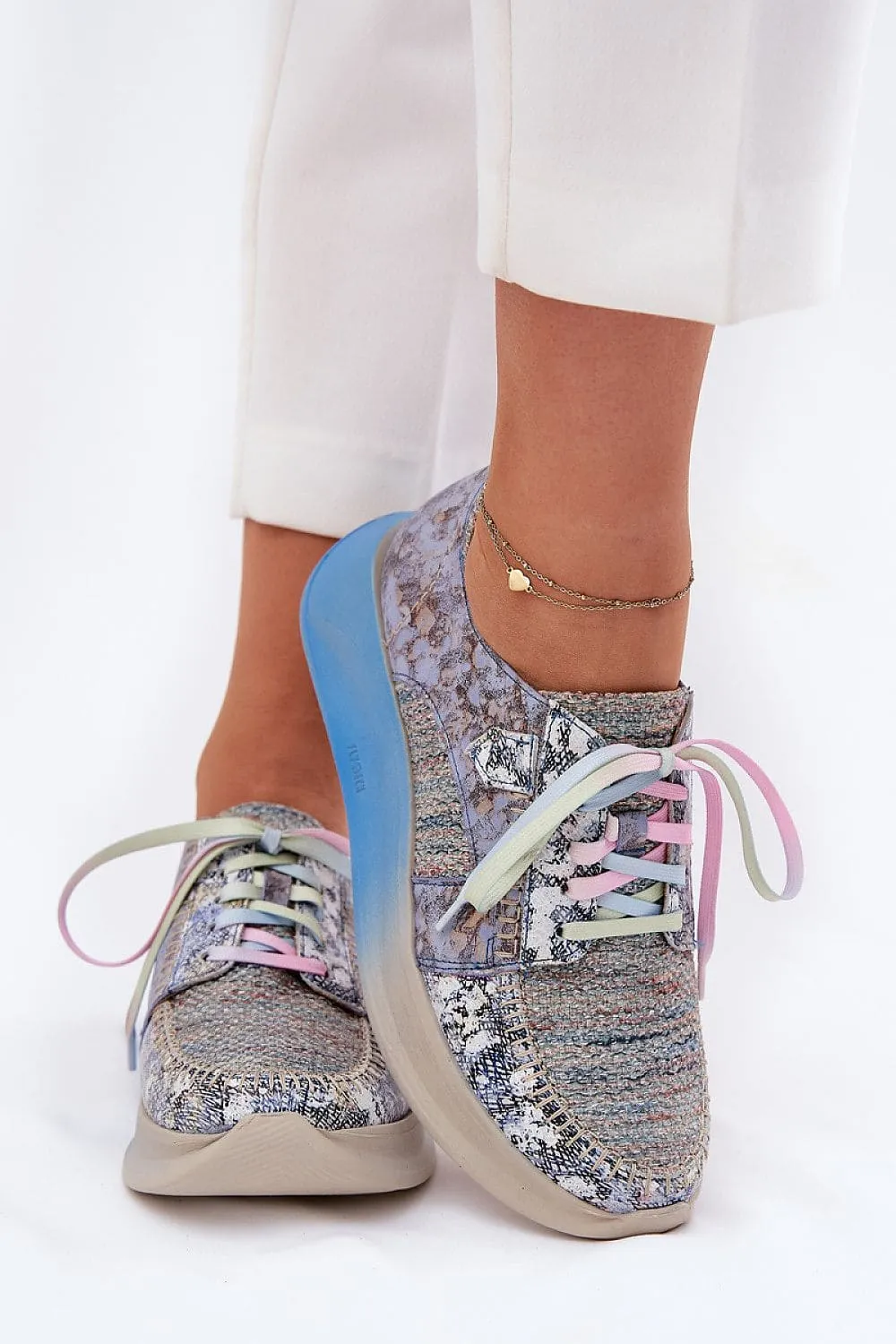 Low Shoes Step in style