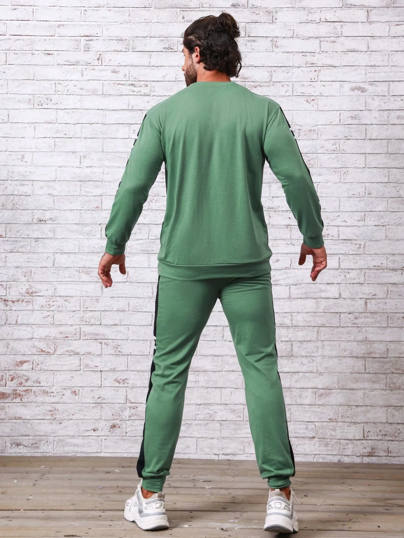 Men Letter Graphic Contrast Side Seam Sports Set