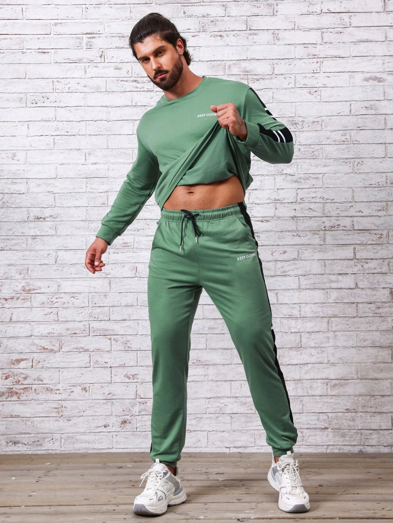 Men Letter Graphic Contrast Side Seam Sports Set