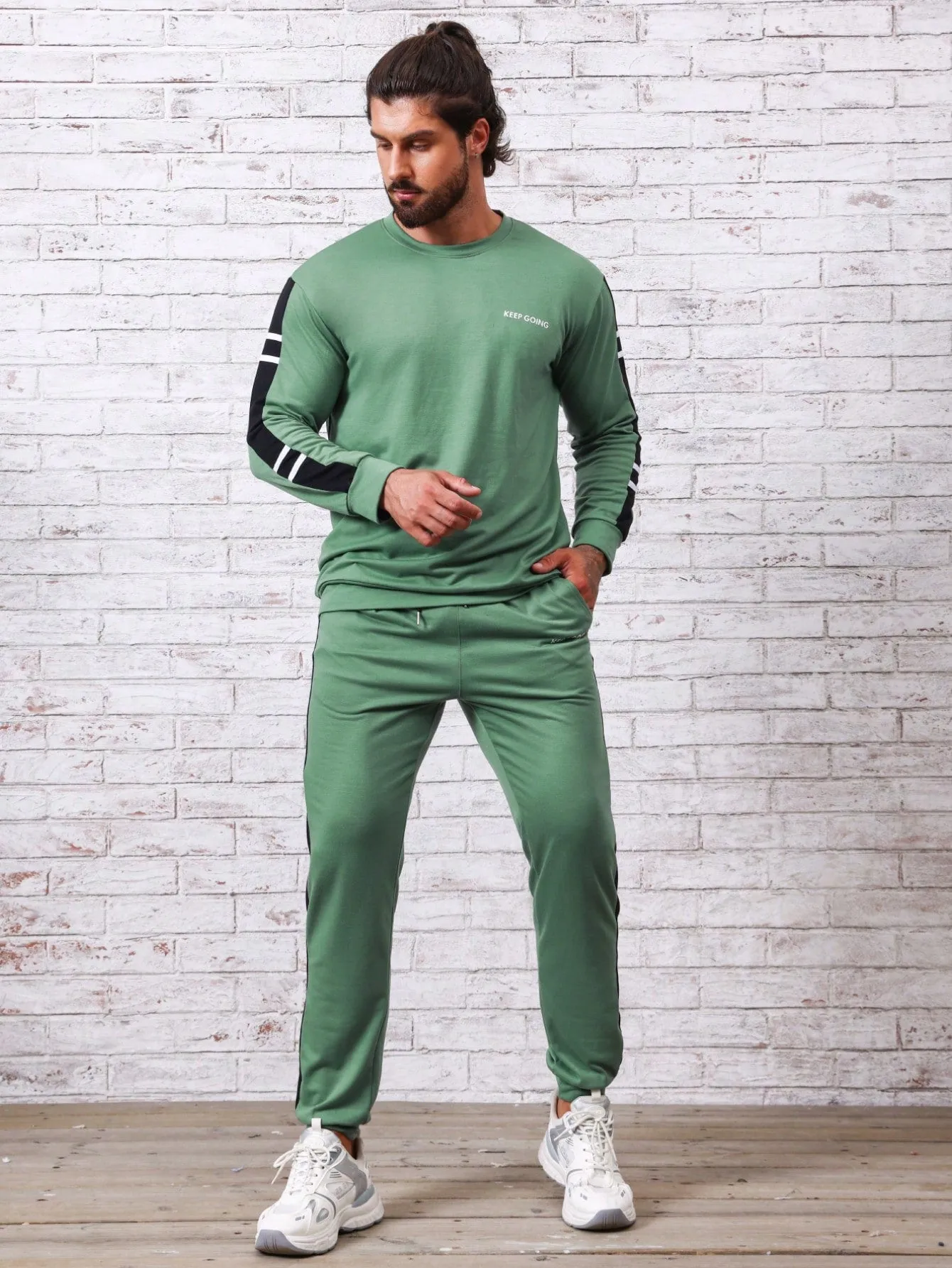 Men Letter Graphic Contrast Side Seam Sports Set