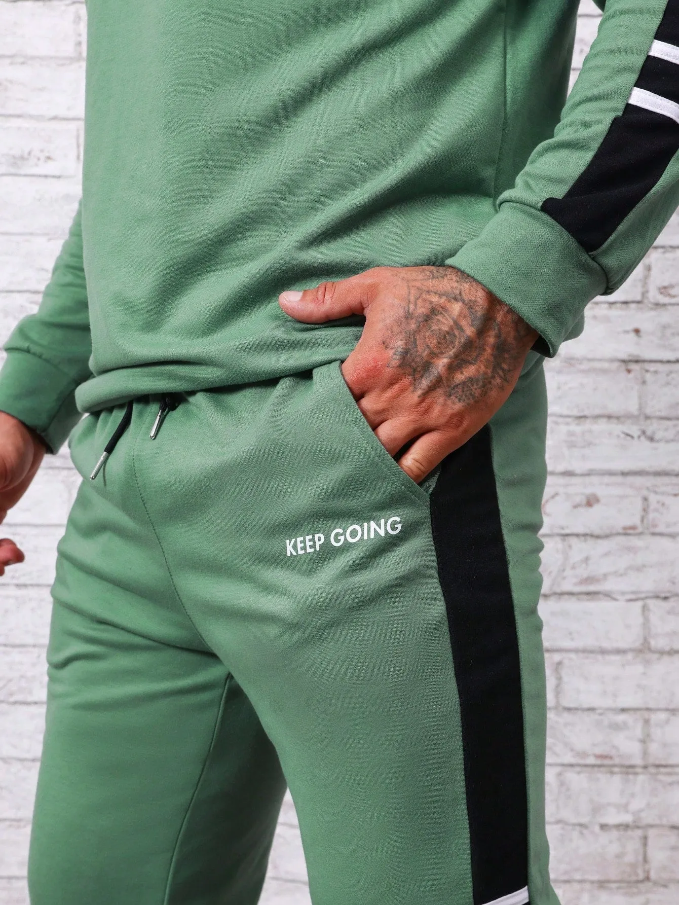 Men Letter Graphic Contrast Side Seam Sports Set