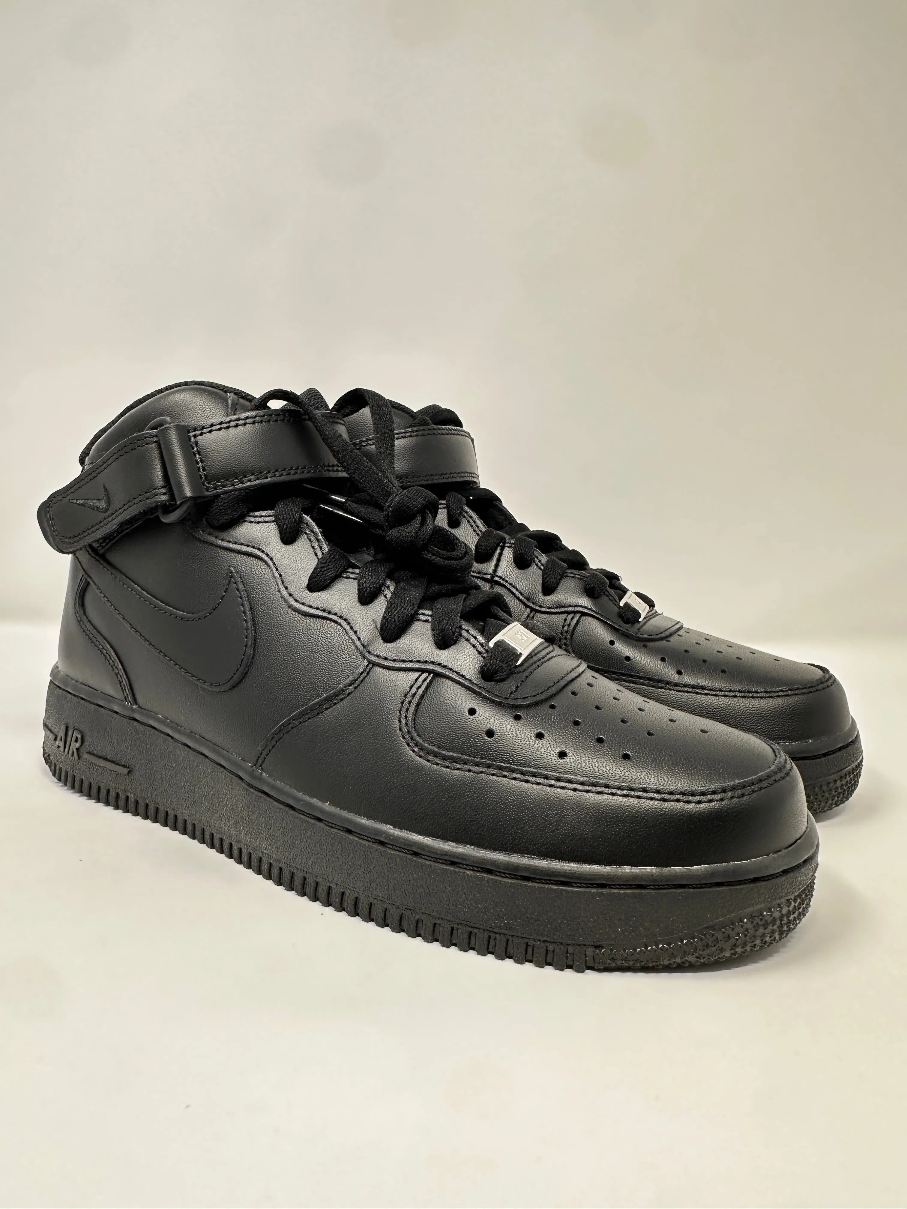 Nike Air Force 1 All Black UK Size 8