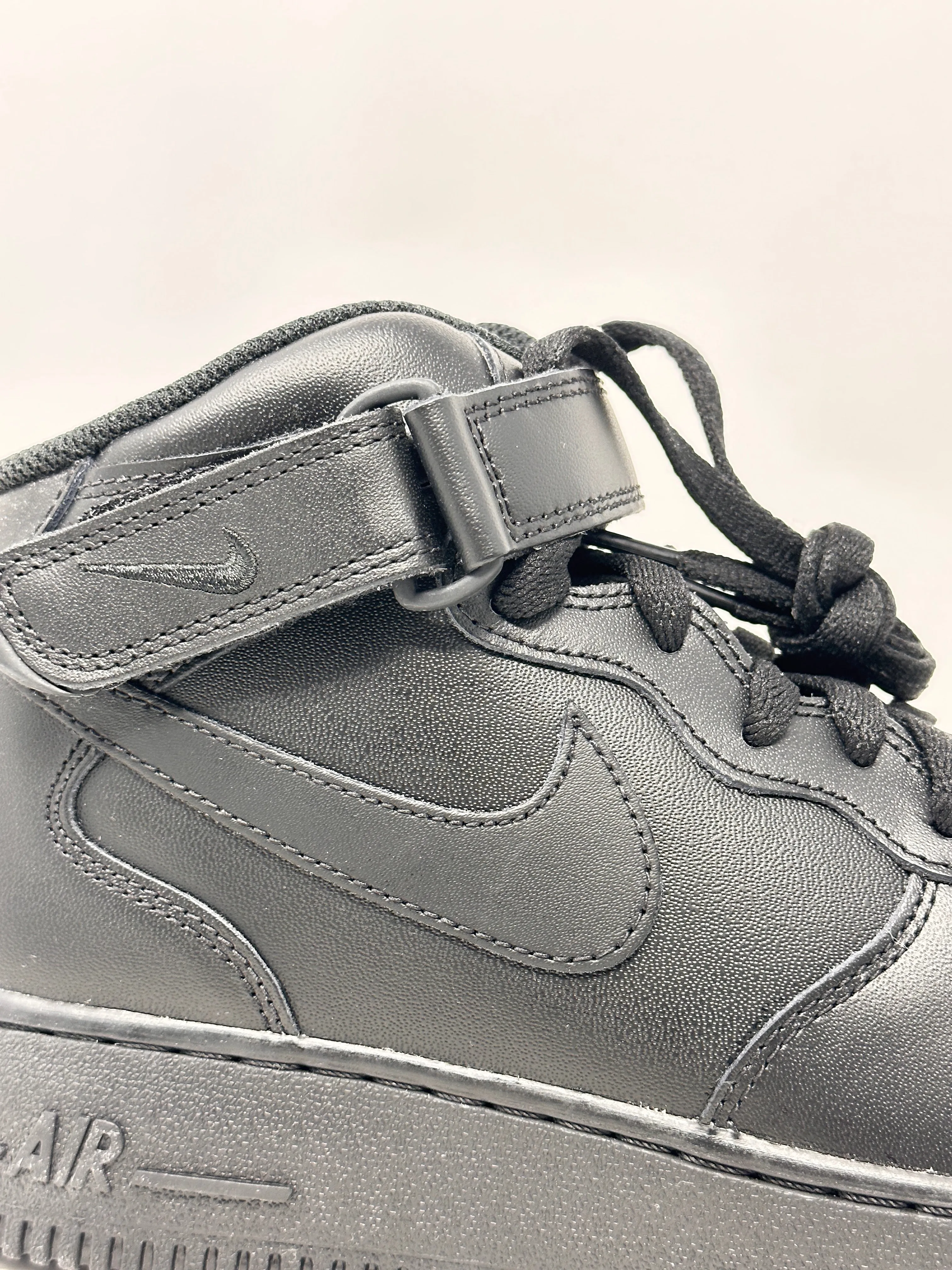Nike Air Force 1 All Black UK Size 8