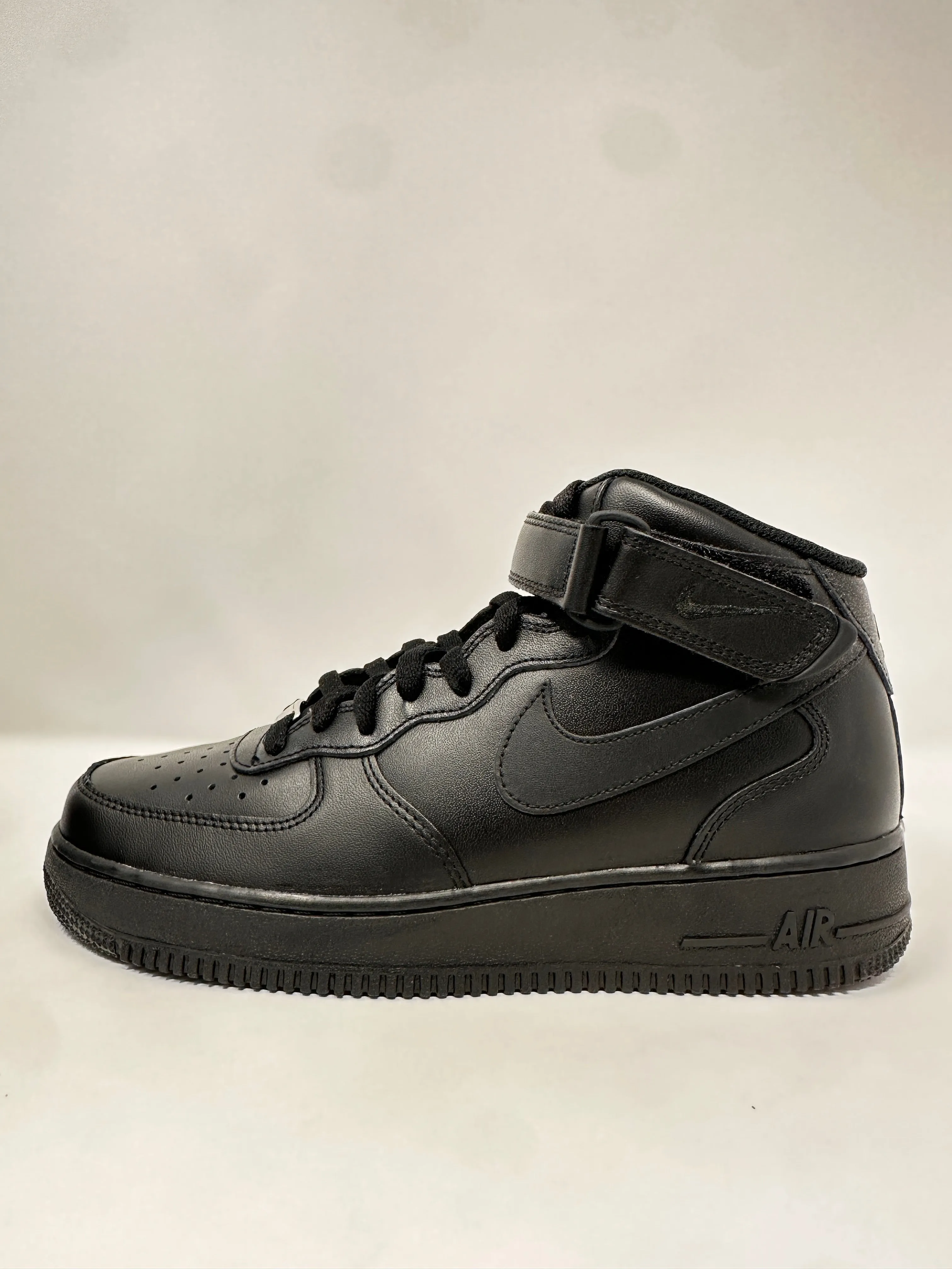Nike Air Force 1 All Black UK Size 8