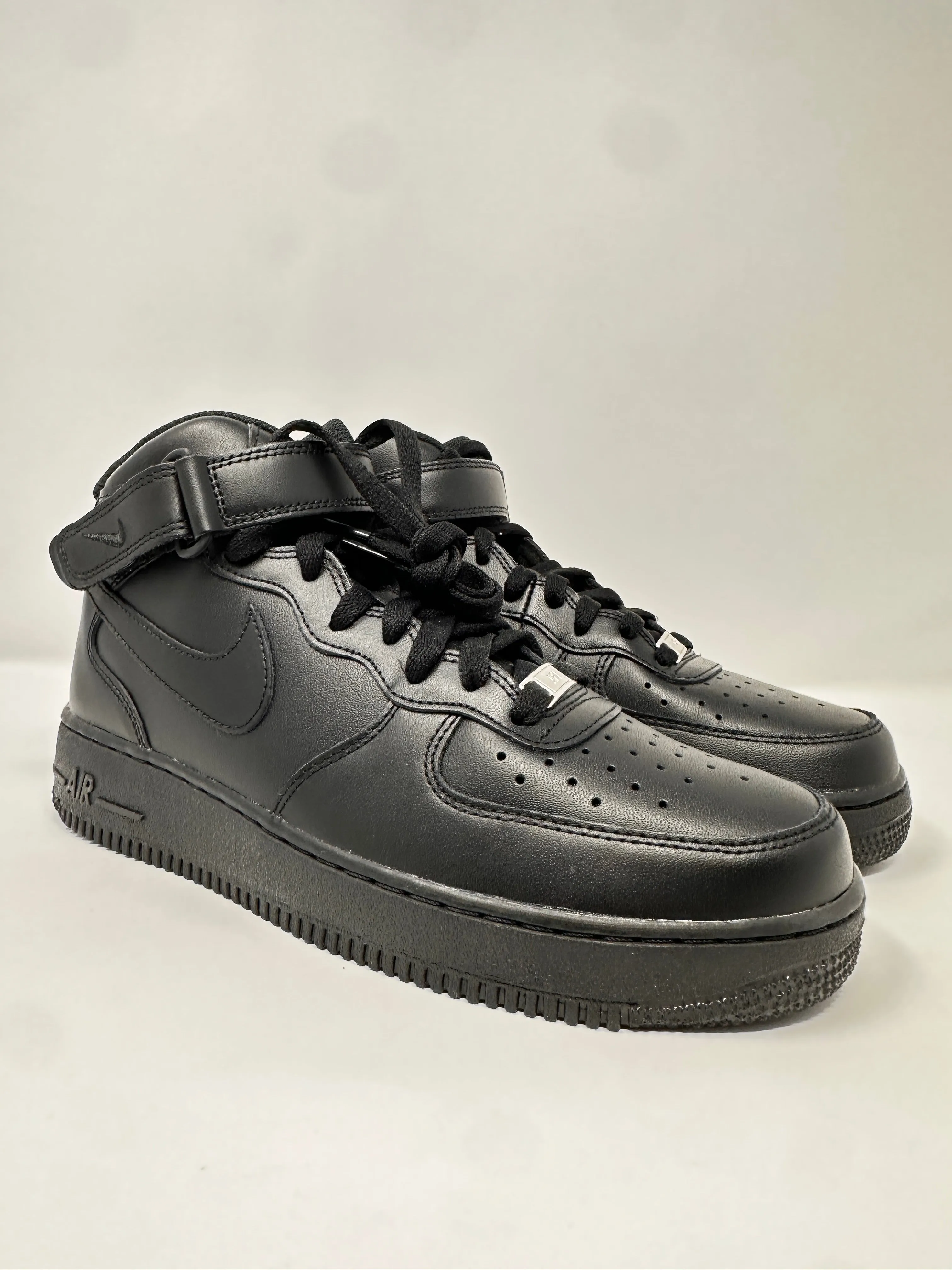 Nike Air Force 1 All Black UK Size 8