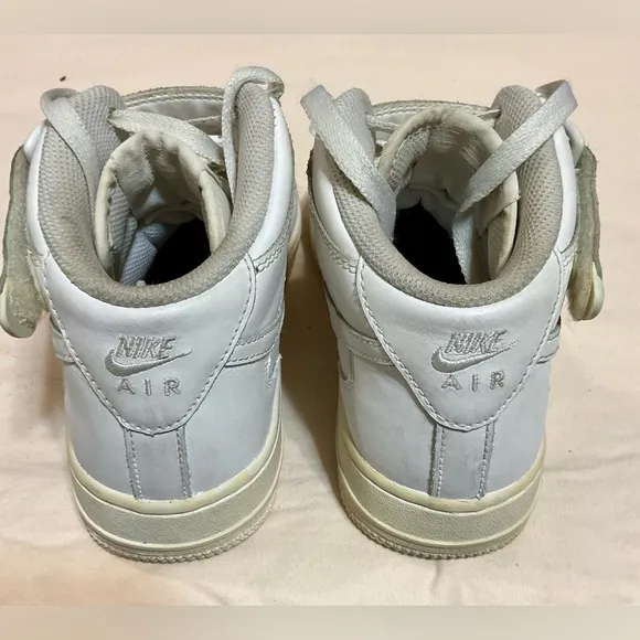Nike Air Force 1 Mid White Shoes Size 5.5Y