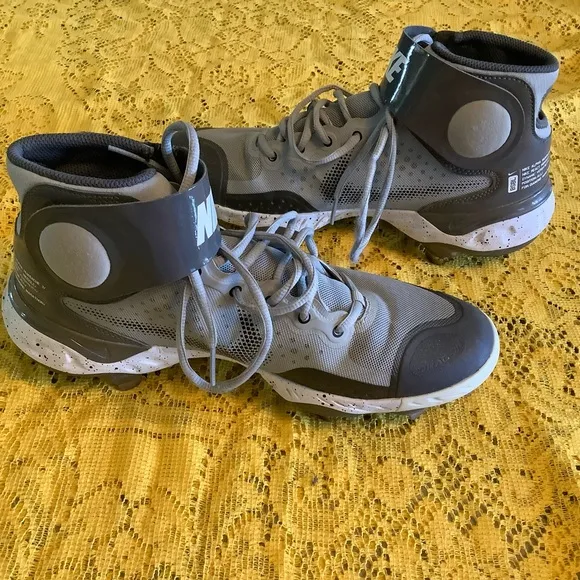 Nike Alpha Huarache Elite 3 Mid Men’s Baseball shoes gray sz 8