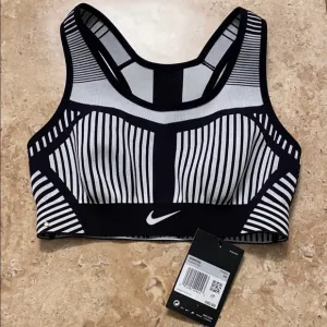 Nike Flyknit Sports Bra