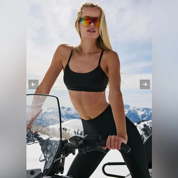 NWT ALO Yoga Airlift Intrigue Bra