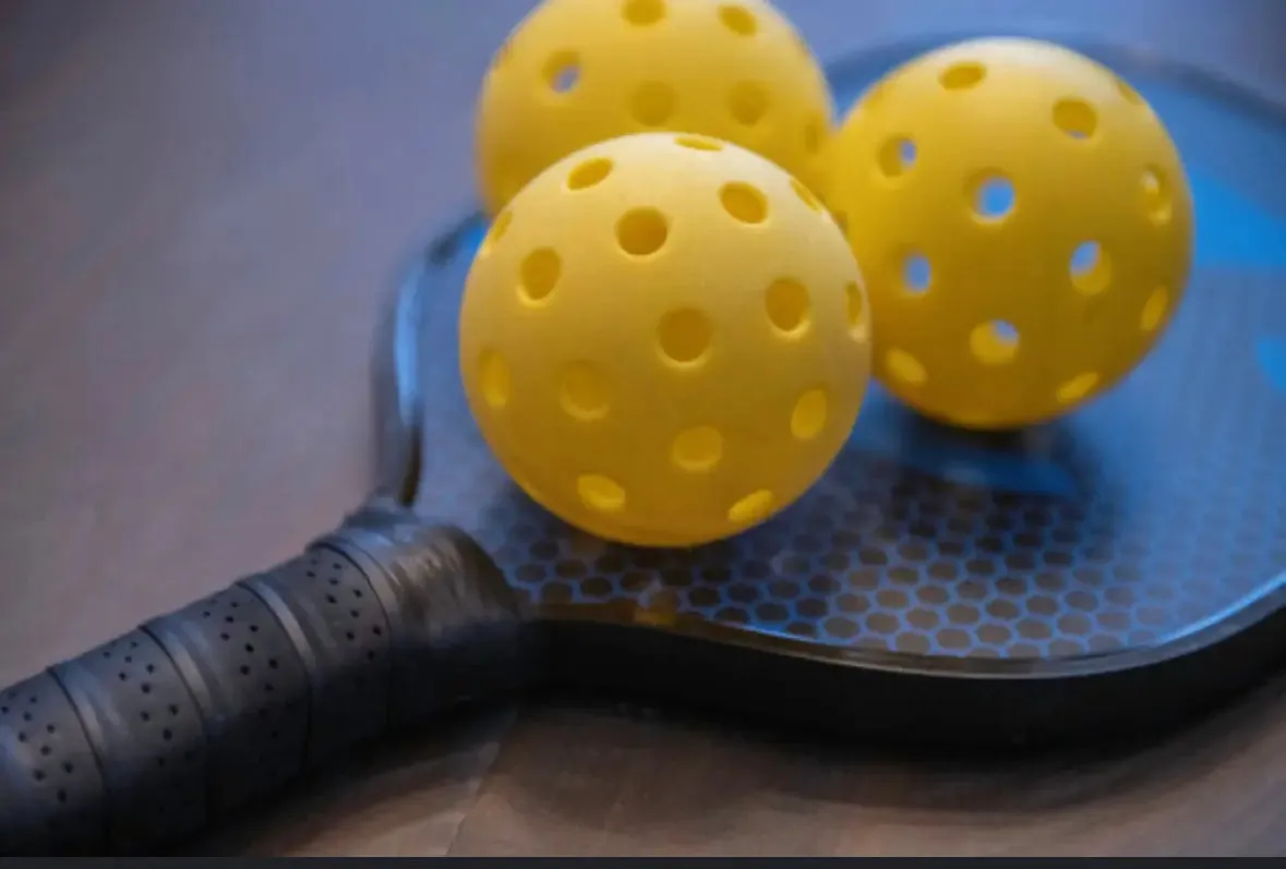 Penn 40 | Yellow Pickleballs | USAPA Approved | Outdoor Ball | 100% Authentic