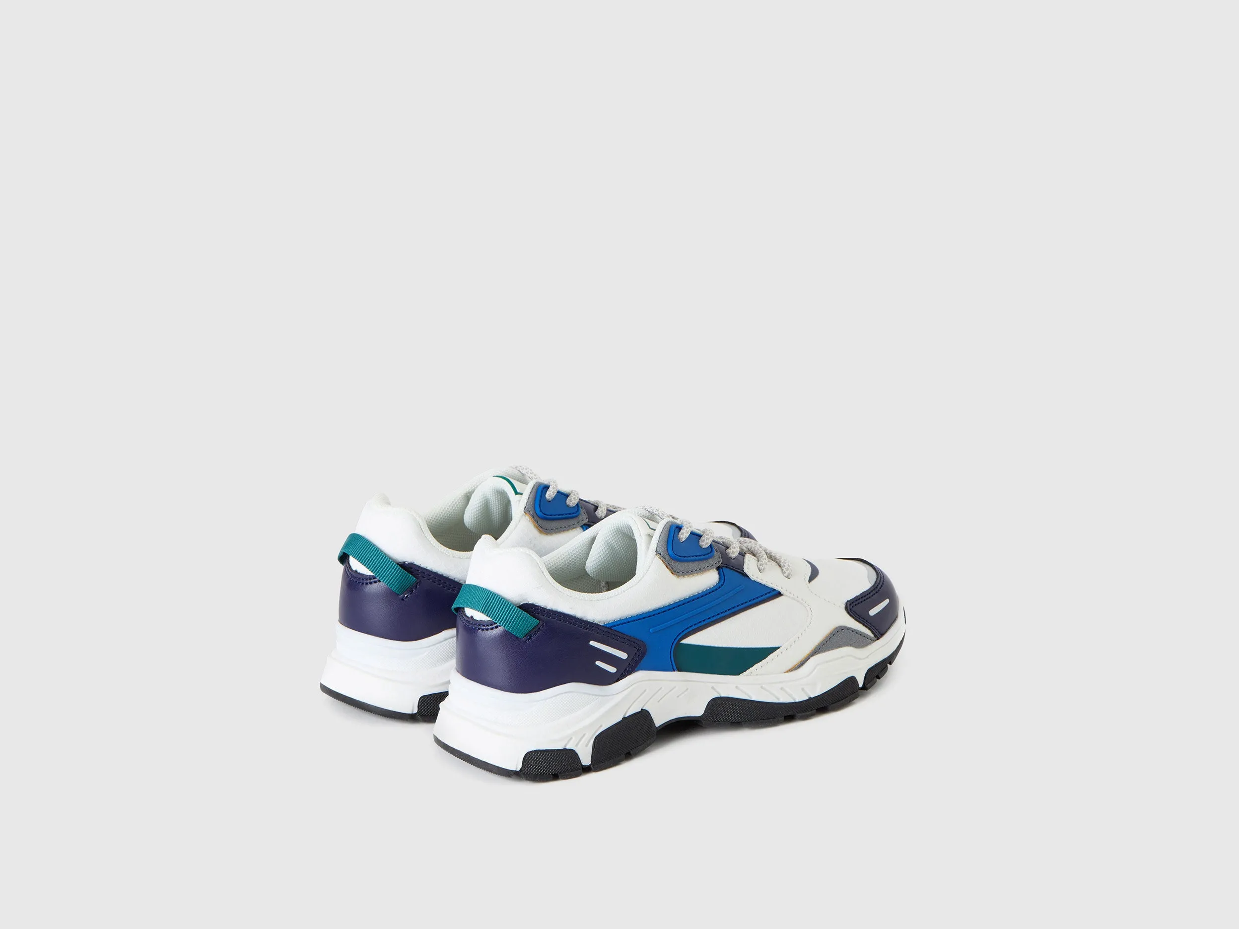 RUNNING SNEAKERS