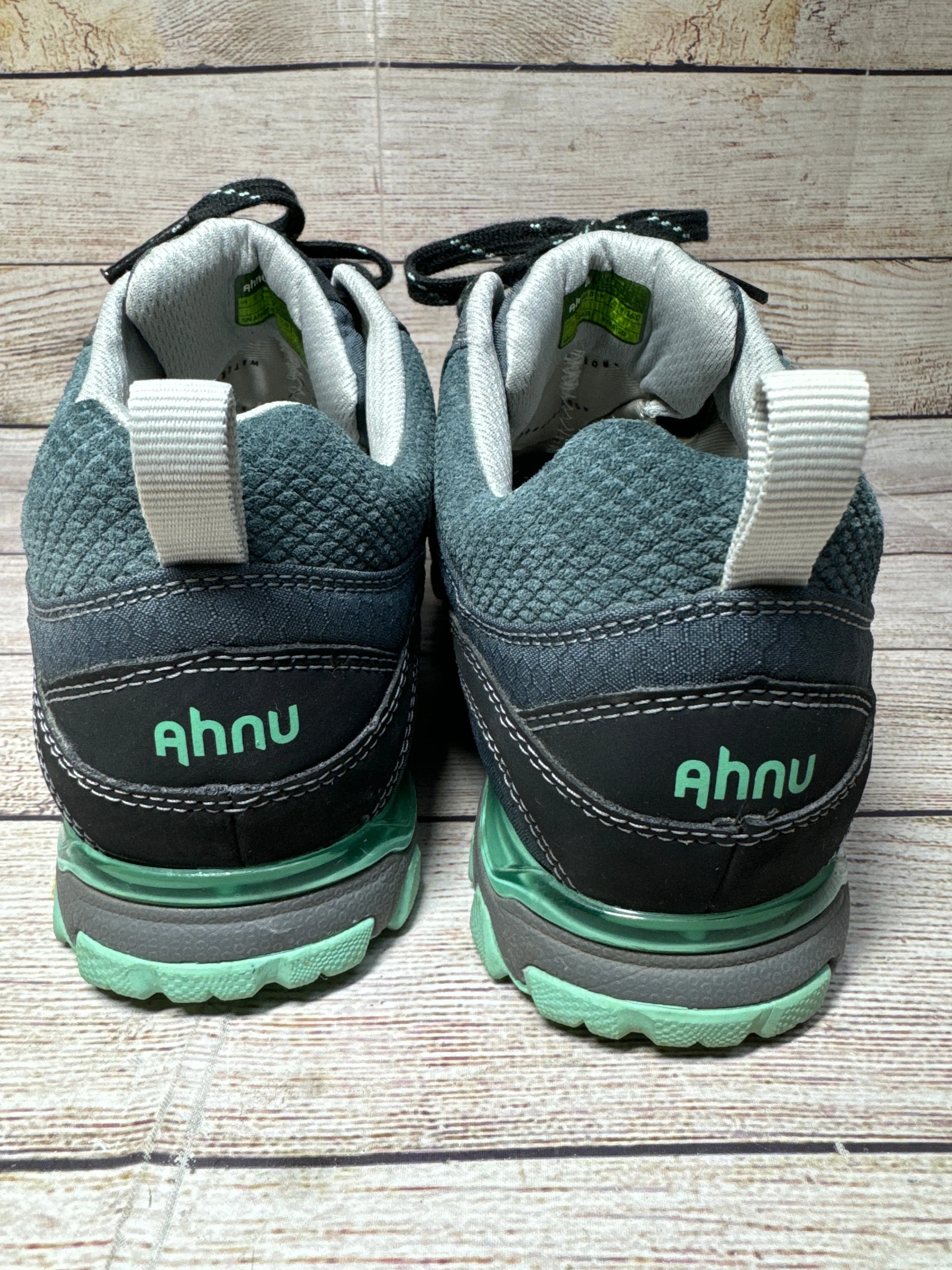 Shoes Athletic By Clothes Mentor  Size: 9