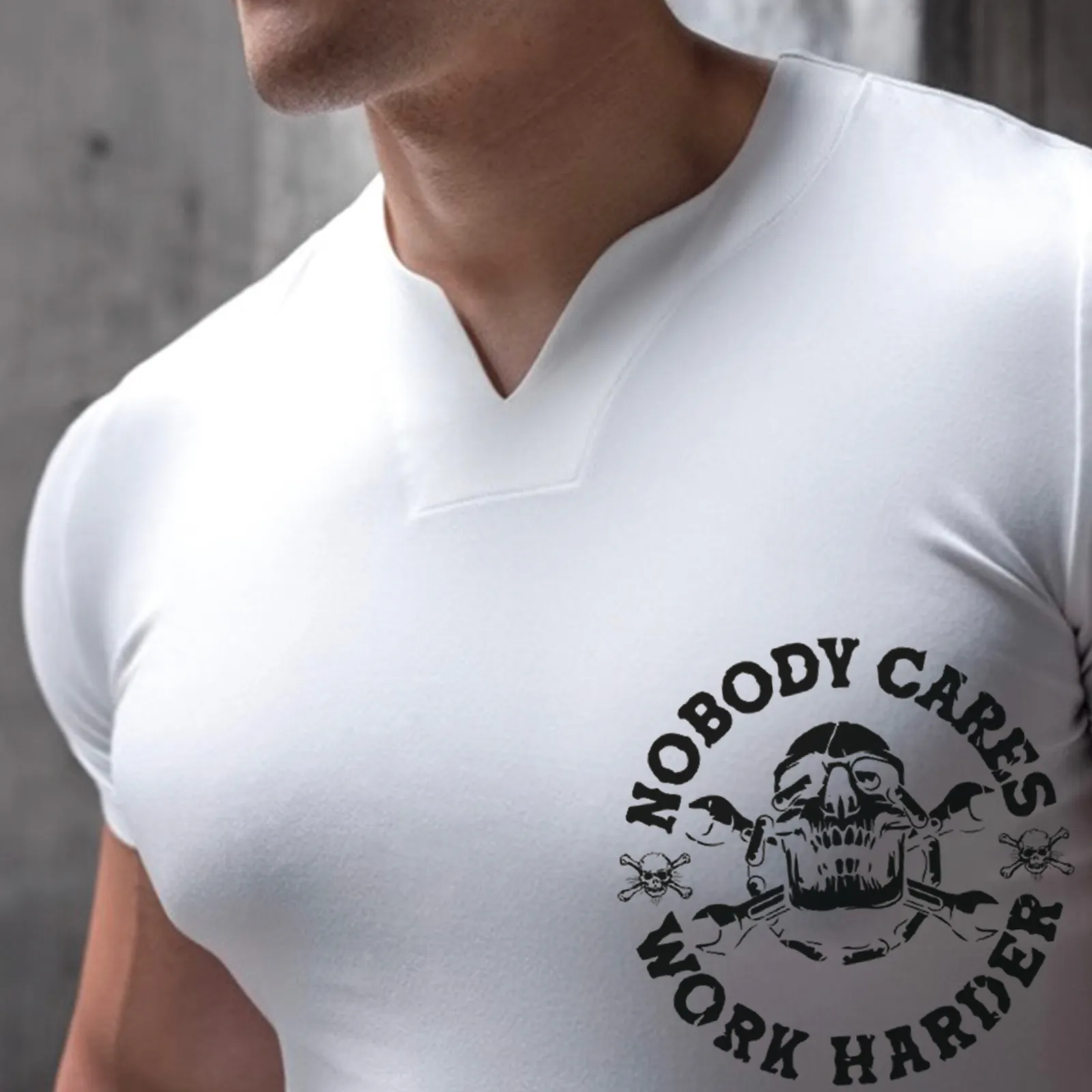 SPORT NOBODY V-NECK GRAPHIC TEE